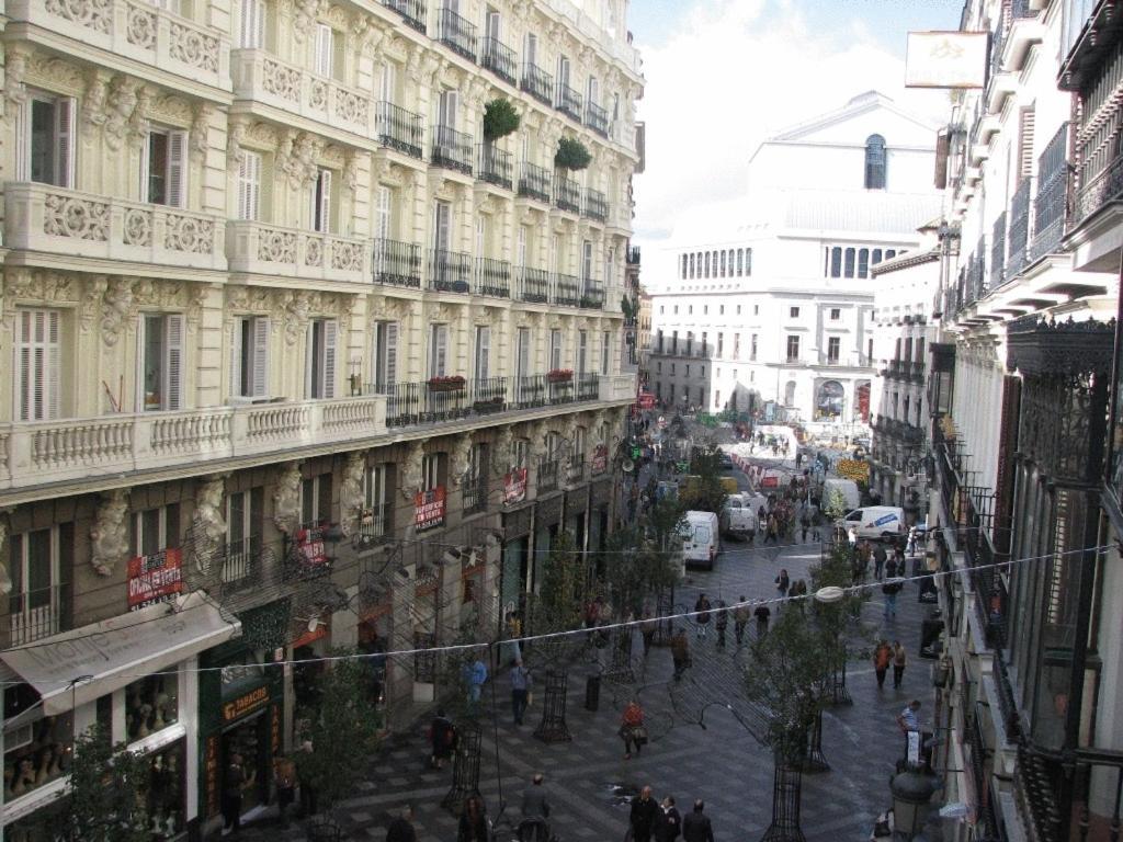 Hostal Ivor Madrid Exterior photo