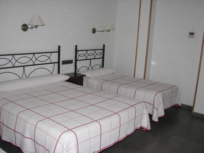 Hostal Ivor Madrid Exterior photo